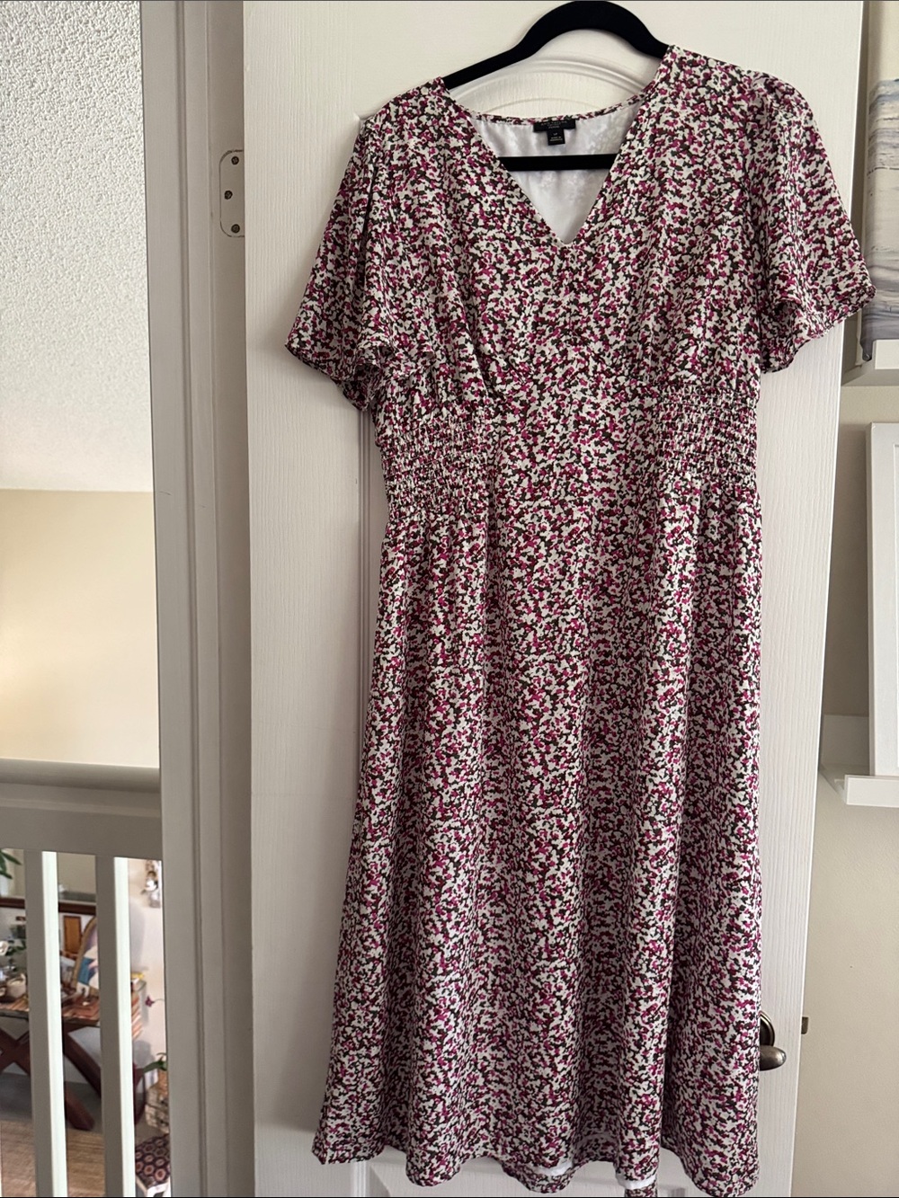Ann Taylor Factory Floral V-Neck Dress in Pink and White petite size LP